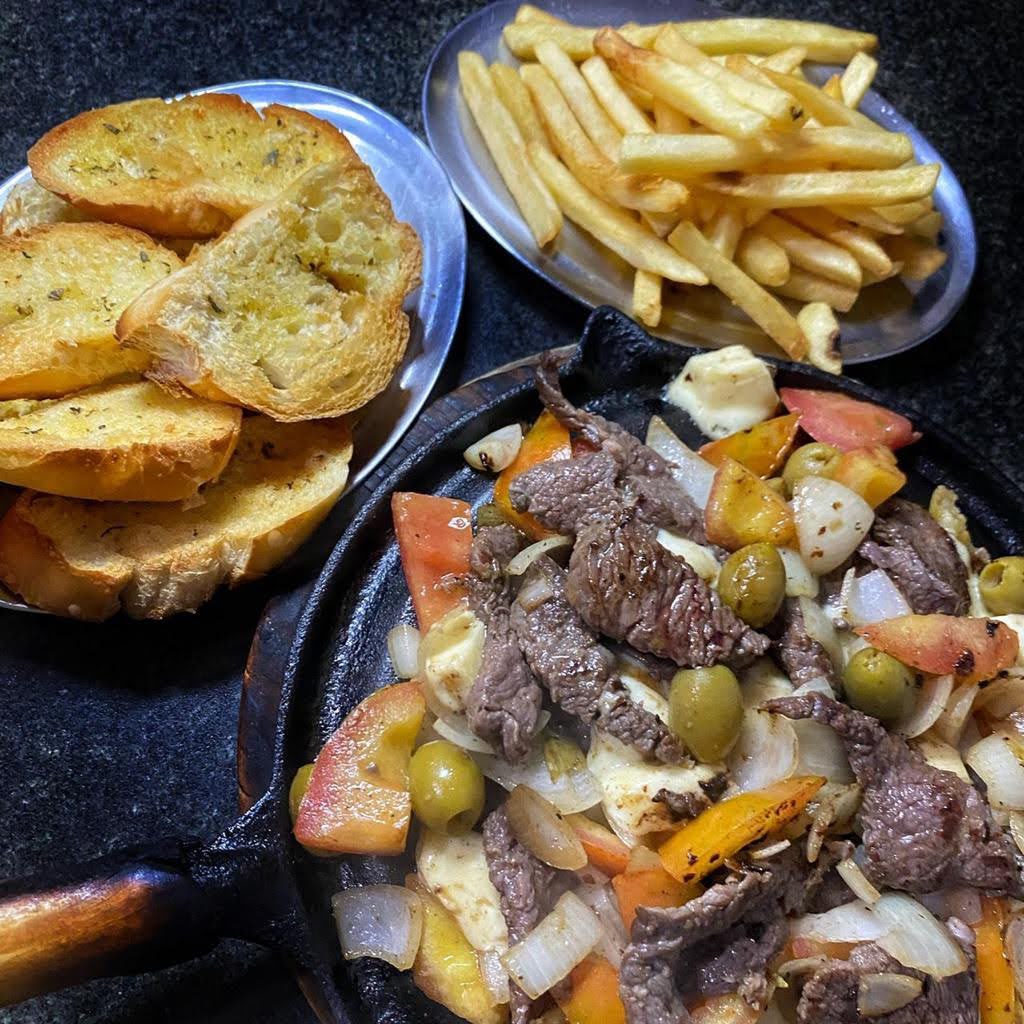 Filé à Palito com Queijo na Chapa